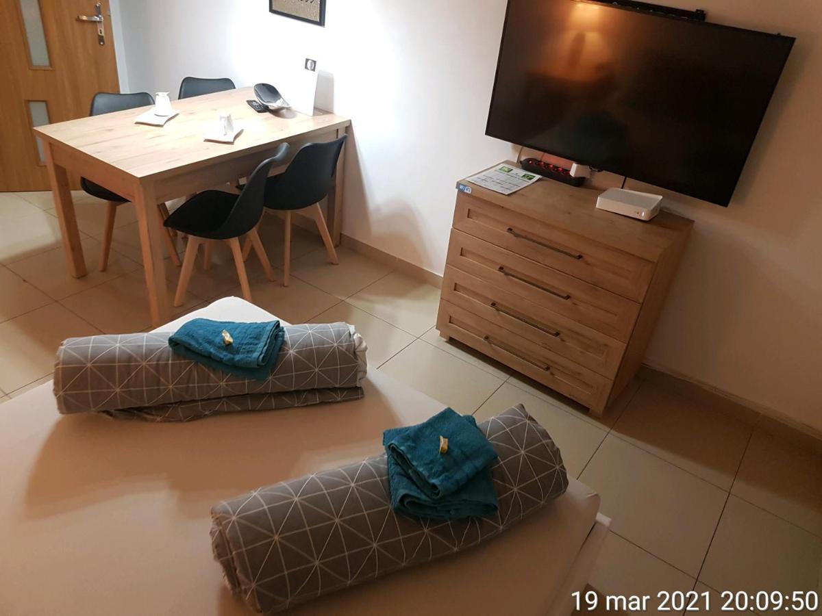 Apartamenty Rest Studio Self Check-In 24H بيتوم المظهر الخارجي الصورة