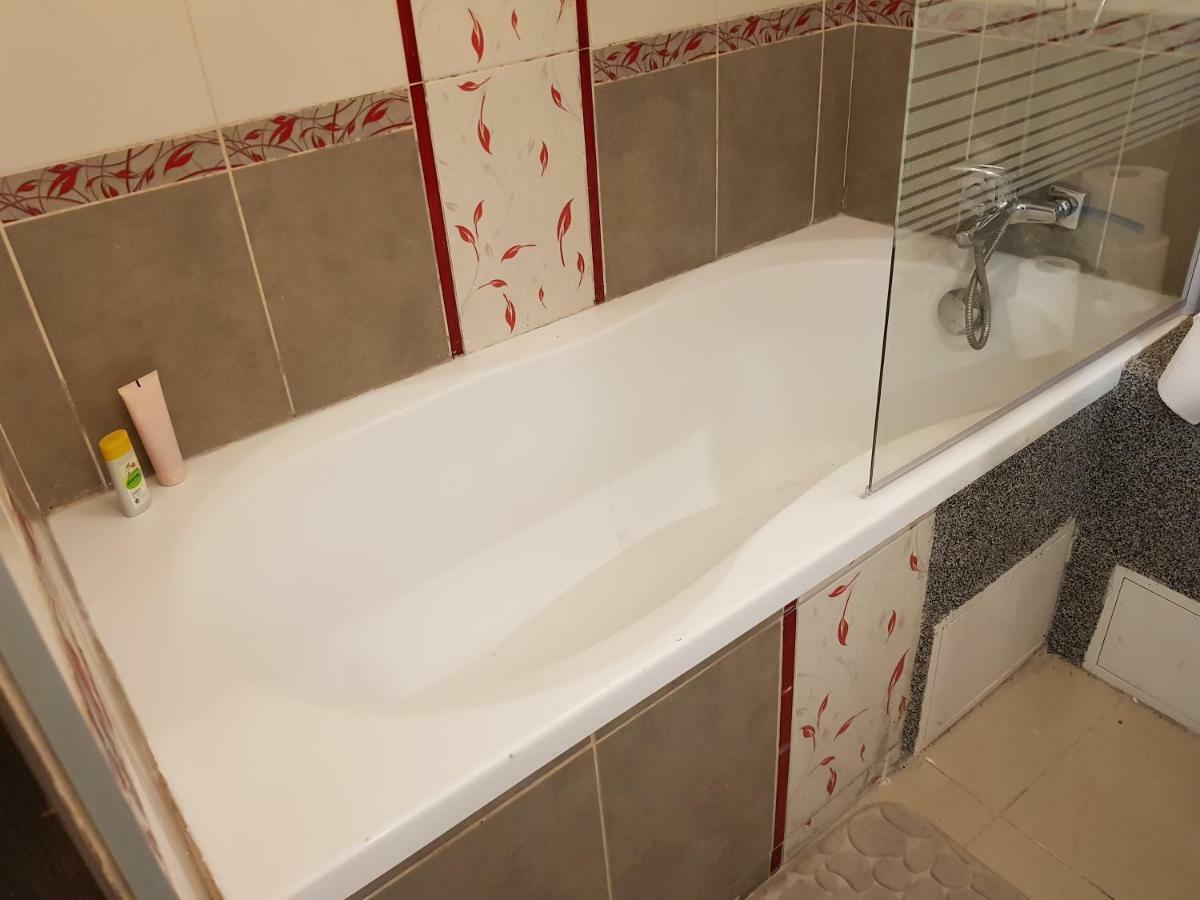 Apartamenty Rest Studio Self Check-In 24H بيتوم المظهر الخارجي الصورة