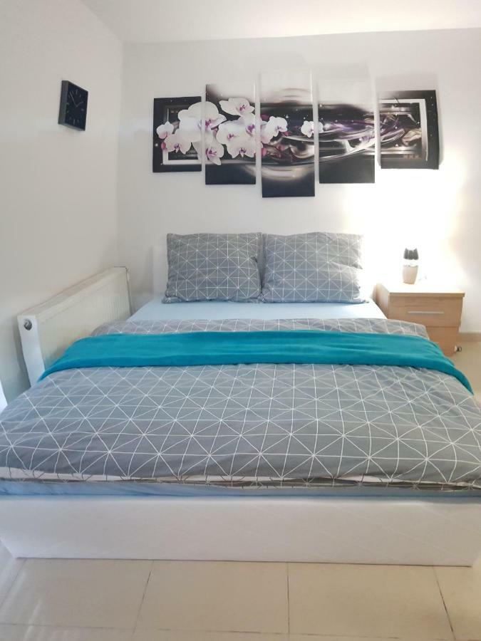 Apartamenty Rest Studio Self Check-In 24H بيتوم المظهر الخارجي الصورة