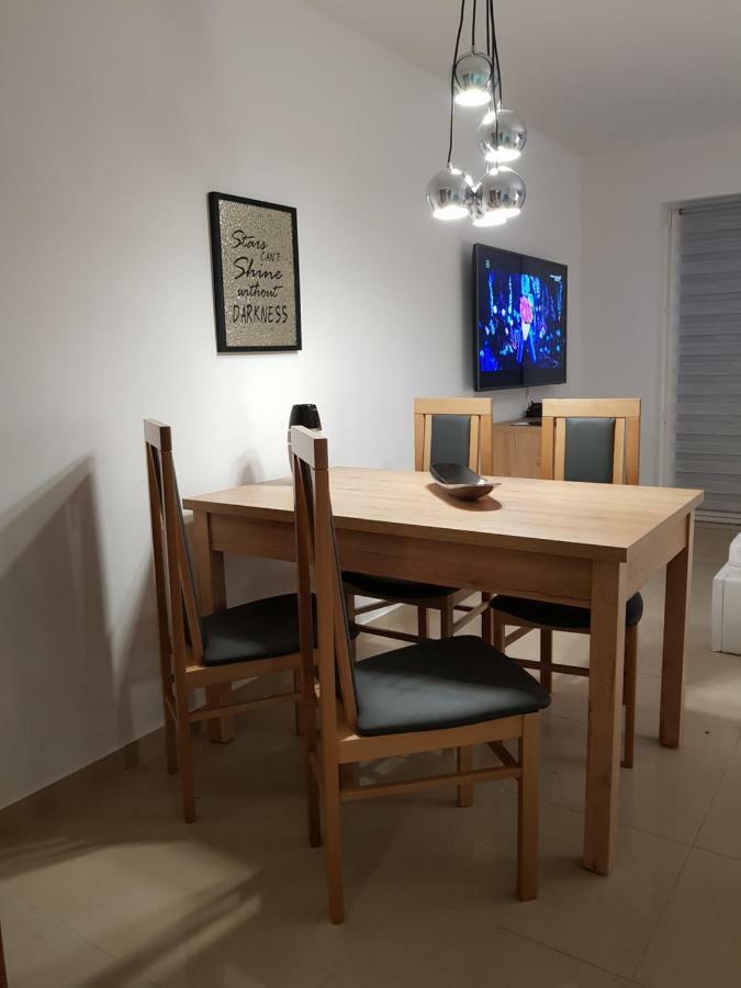 Apartamenty Rest Studio Self Check-In 24H بيتوم المظهر الخارجي الصورة